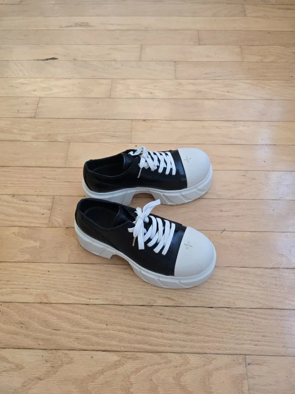 SMFK | Compass Mode Black Thick Leather White Cap Toe Platform Sneakers WMS 8.5